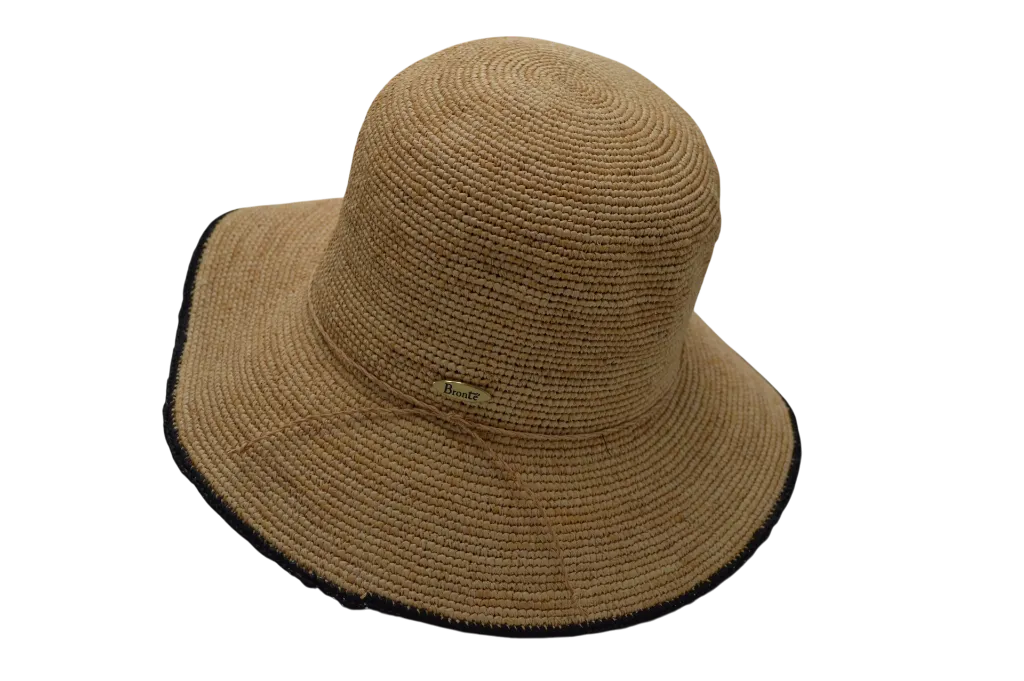 Agathe bucket nature 3.webp