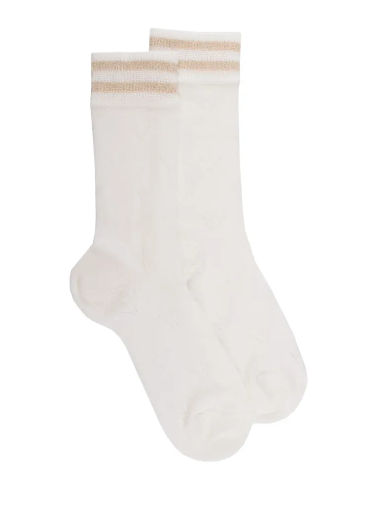 Ajour met lijnen in boord